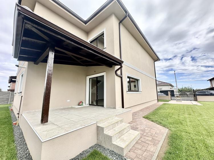 Duplex cu 5 camere cu Canalizare în Moșnița Nouă