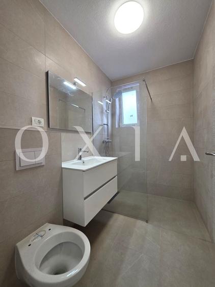 Apartament cu 3 camere semidecomandat în Giroc