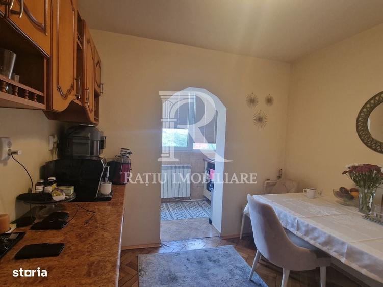 Apartament cu 3 camere | Zona Biserica Emanuel | Oradea - 11