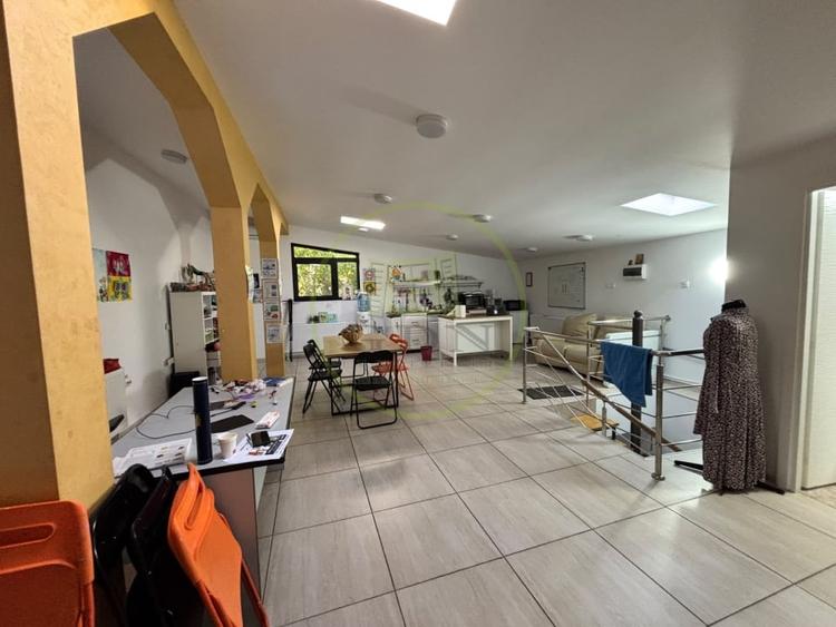 Spațiu comercial, de 120 mp, în Central