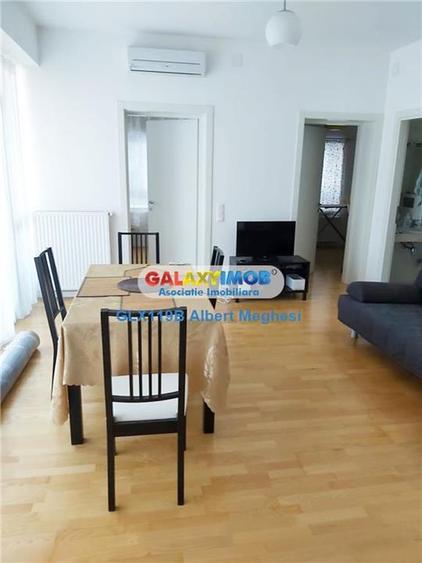 Apartament cu 3 camere semidecomandat în Calea Călărașilor