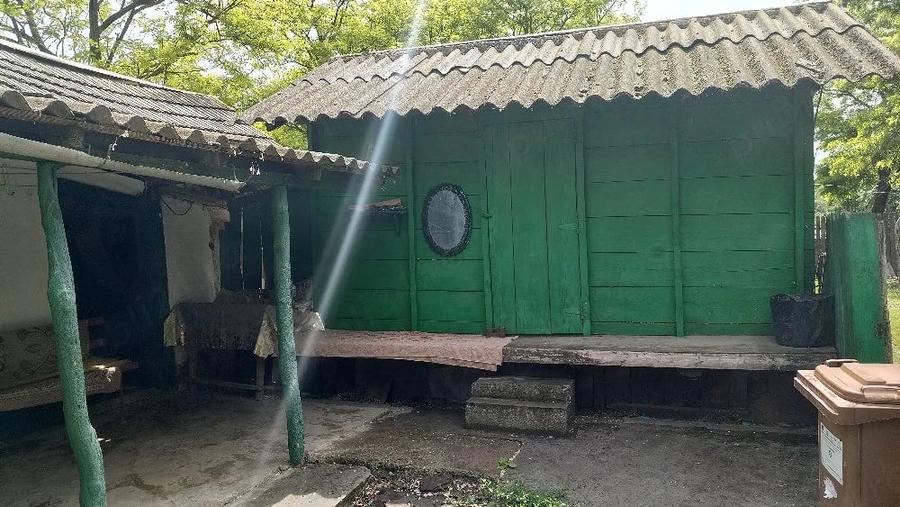 Casă cu 5 camere cu Teren 1500 Mp în Roșiori