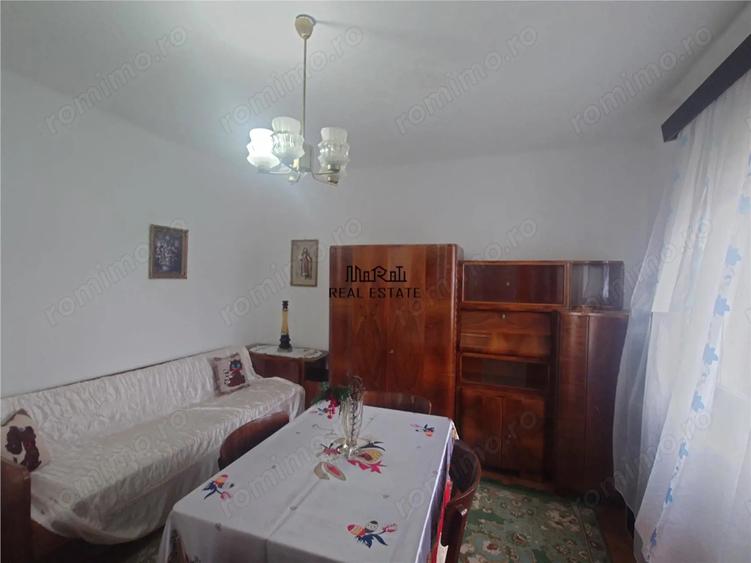 Casă cu 2 camere cu Teren 1088 Mp în Vața de Jos