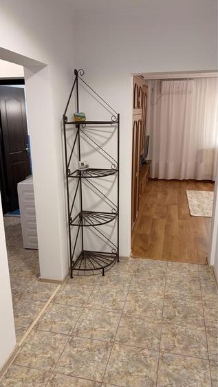 Apartament cu 3 camere decomandat în Găvana