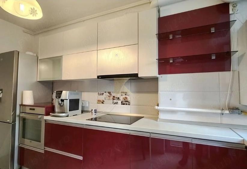 Apartament cu 2 camere decomandat în Tractorul