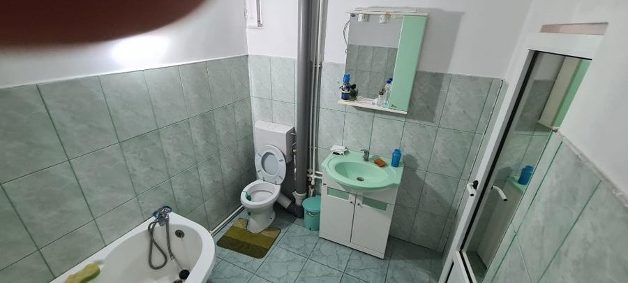 Casă cu 5 camere cu Teren 455 Mp în Central
