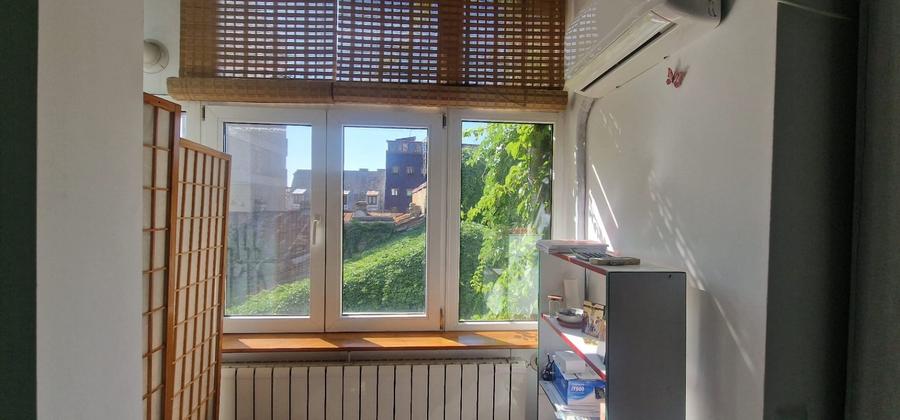 Apartament cu 2 camere decomandat, mobilat în Universitate