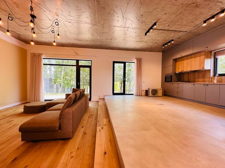 Duplex cu 5 camere cu Canalizare în Corbeanca
