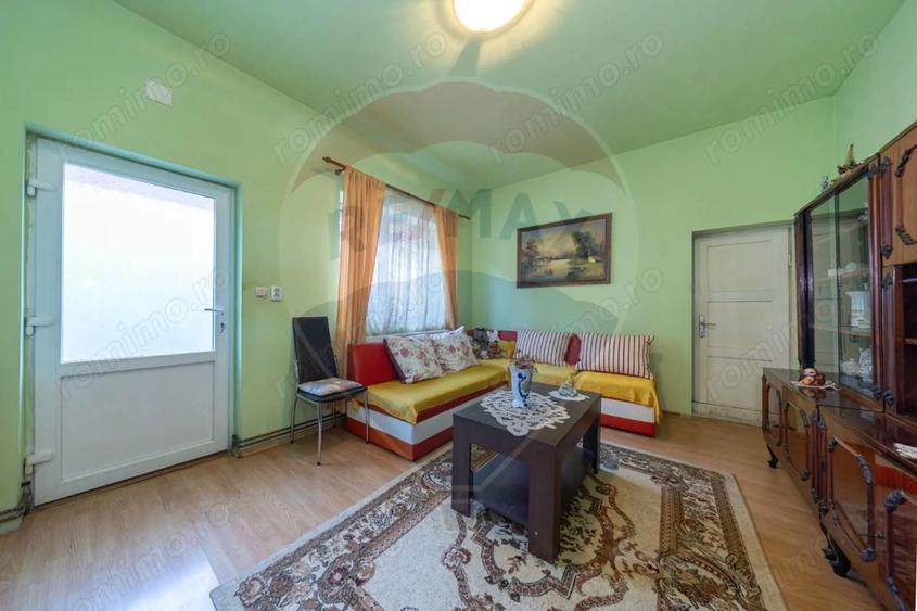 Casă cu 3 camere cu Teren 250 Mp în Cristian