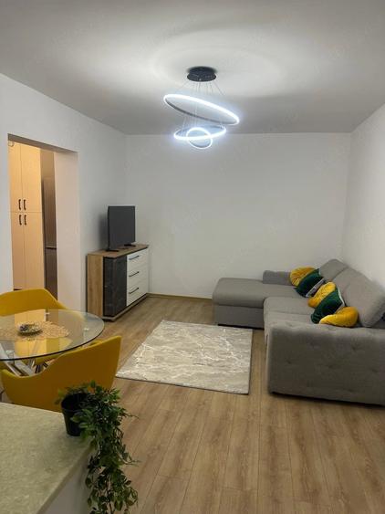 Apartament cu 3 camere decomandat în Ultracentral