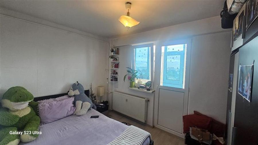 Apartament cu 2 camere semidecomandat în Berceni