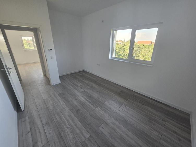 Duplex cu 4 camere cu Canalizare în Moșnița Nouă