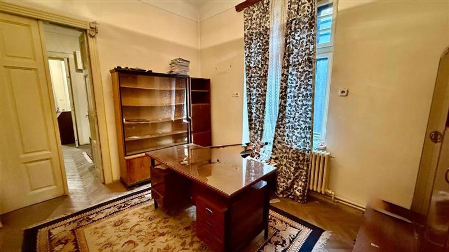 Casă cu 6 camere cu Teren 236 Mp în Copou