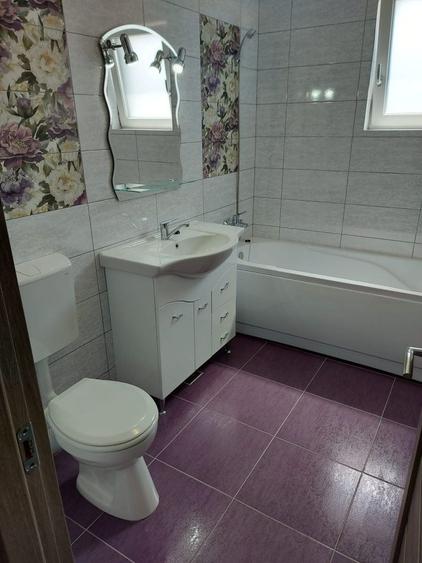 Apartament cu 3 camere decomandat în Florești