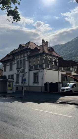 Casă cu 4 camere decomandat cu Teren 350 Mp în Drumul Carului