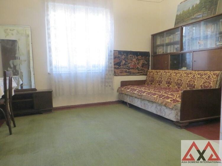 Casă individuală cu 3 camere cu Canalizare în P-ța Alba Iulia