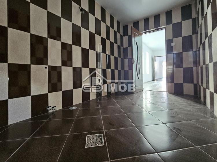 Casă cu 2 camere cu Canalizare în Central