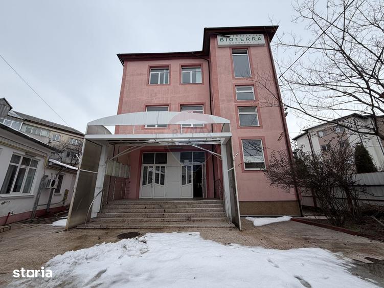 Spațiu comercial, de 1,200 mp, în Ultracentral