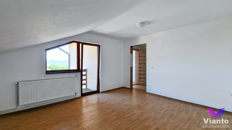 Duplex cu 5 camere cu Canalizare în Trei Stejari