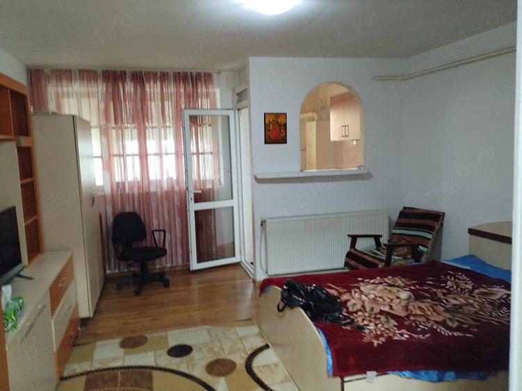 Garsonieră decomandată în Zahana