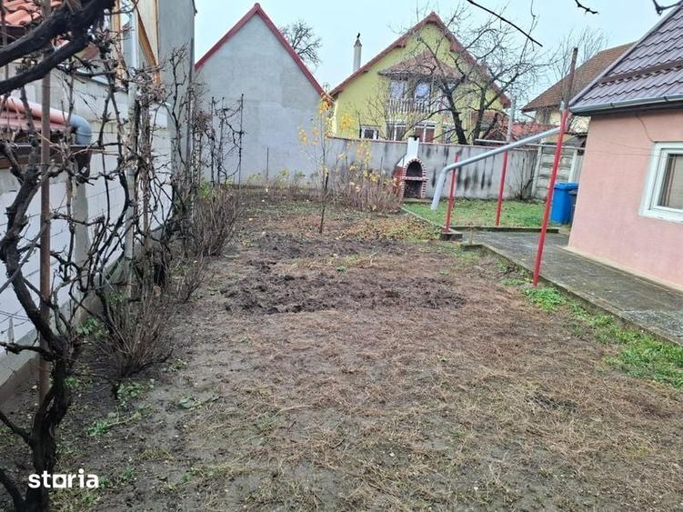 Casă cu 2 camere cu Teren 110 Mp în Soarelui