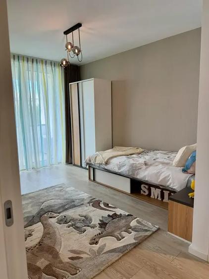 Apartament cu 3 camere semidecomandat în Theodor Pallady