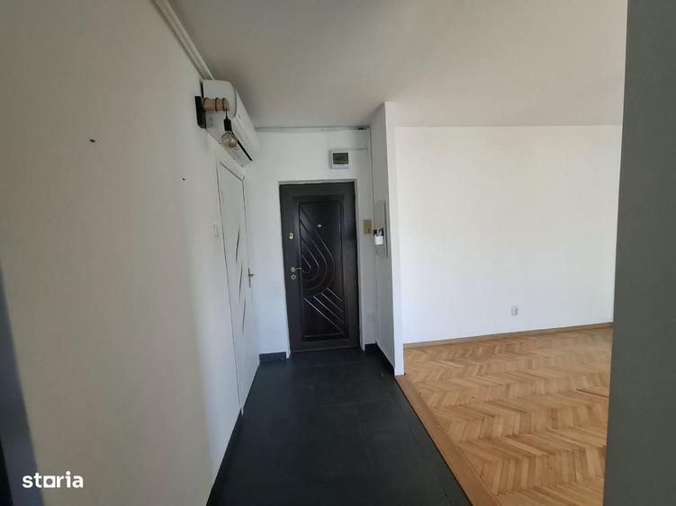 Apartament cu 3 camere decomandat în Republicii