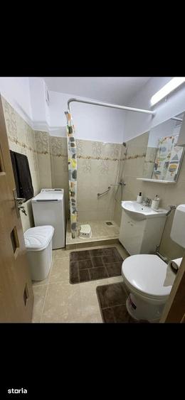 Apartament cu 2 camere, mobilat în Pajura