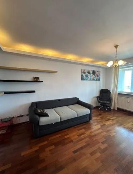 Apartament cu 3 camere decomandat, mobilat în Tineretului