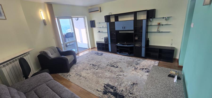 Apartament cu 2 camere decomandat, mobilat în Sat Vacanță