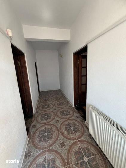 Apartament cu 2 camere decomandat în Rovine