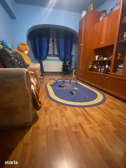Apartament cu 4 camere decomandat în Central