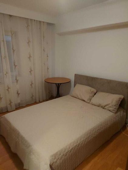 Apartament cu 3 camere decomandat în Dacia
