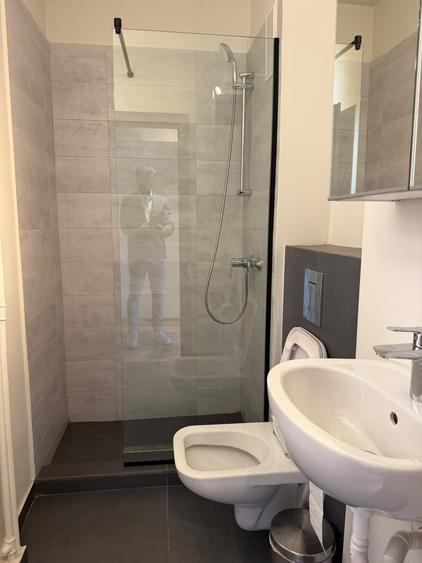 Apartament cu 4 camere semidecomandat în Unirii
