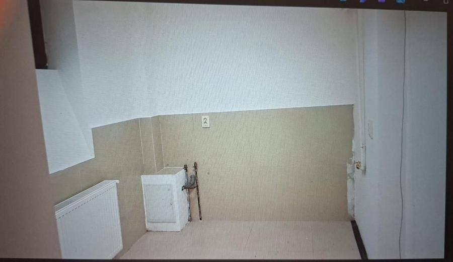 Apartament cu 4 camere decomandat în Cotroceni