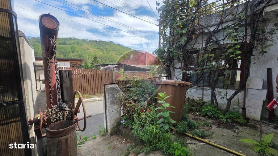 Casă cu 4 camere cu Teren 254 Mp în Central