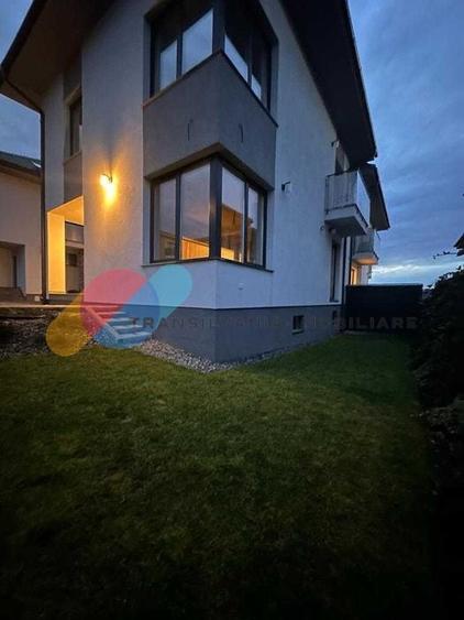 Duplex cu 5 camere cu Canalizare în Borhanci