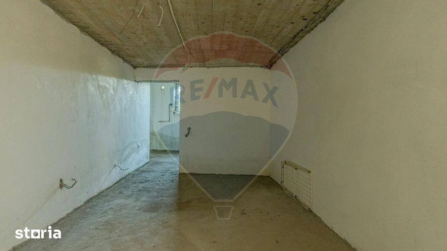Casă cu Teren 1322 Mp în Bunloc