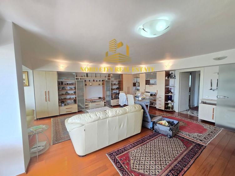 Apartament cu 3 camere semidecomandat în Titulescu