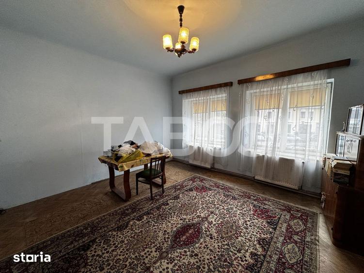 Apartament cu 3 camere decomandat, mobilat în Orașul de Jos