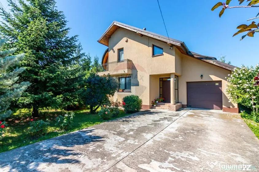Casă cu 5 camere cu Teren 801 Mp în Tamași