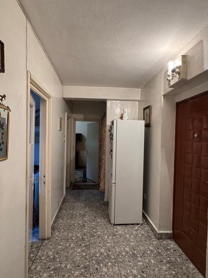 Apartament cu 2 camere decomandat în Calea București