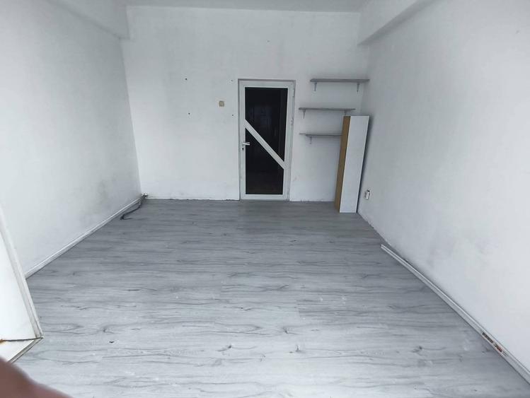 Garsonieră decomandată în Zahana