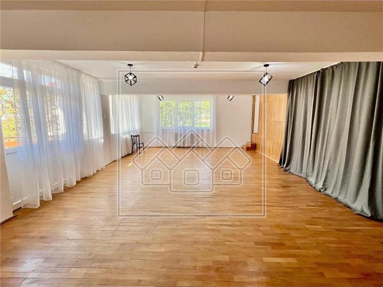 Spațiu comercial, de 700 mp, în Cisnădie