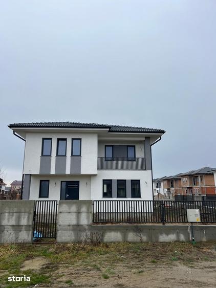 Casă cu 3 camere decomandat cu Teren 450 Mp în Burdea