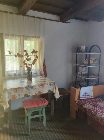 Casă cu 2 camere cu Teren 1500 Mp în Valea