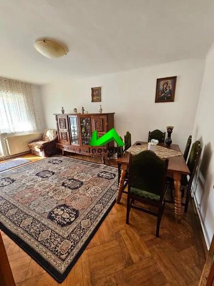 Apartament cu 3 camere decomandat, mobilat în Central