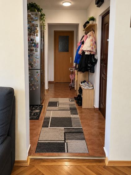 Apartament cu 3 camere semidecomandat în Central