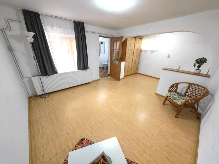 Duplex cu 2 camere cu Canalizare în Barbu Văcărescu