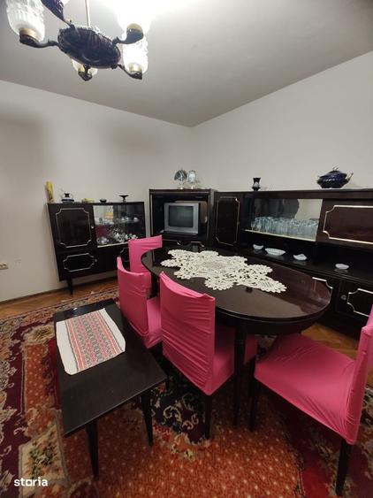 Apartament cu 3 camere decomandat în Progresul
